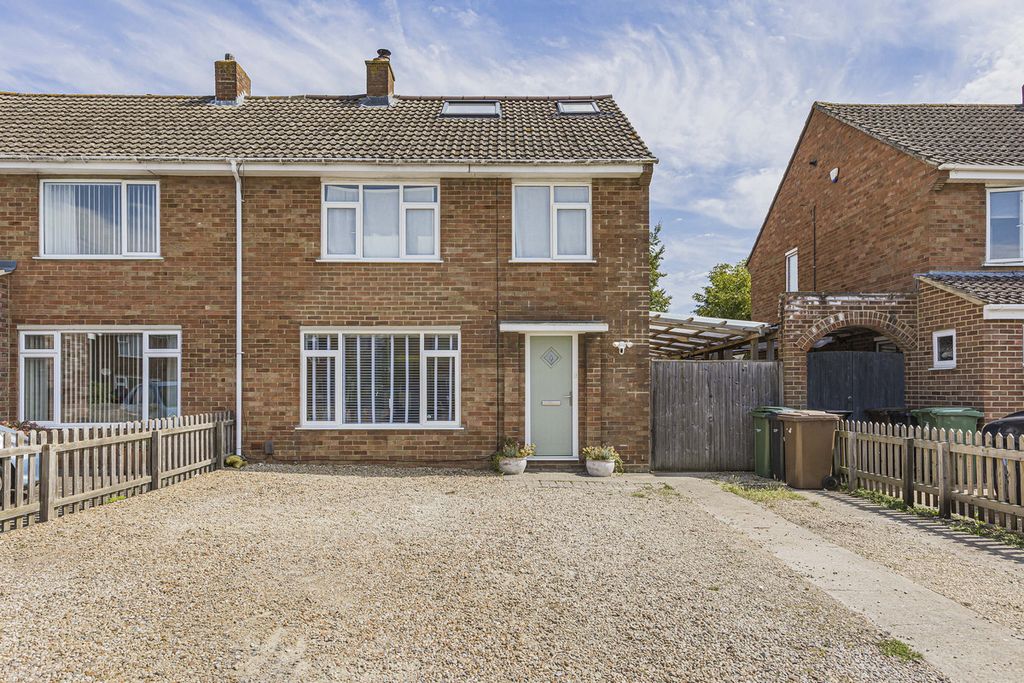 Property photo 1 of 28