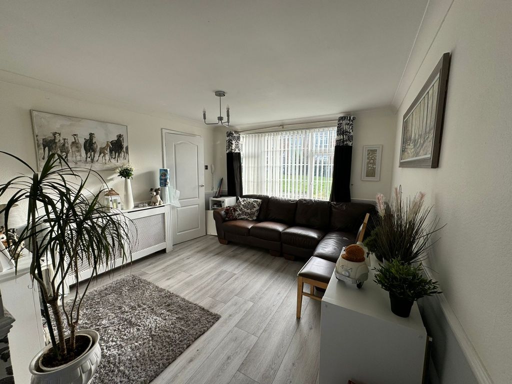 Property photo 2 of 8 Exterior