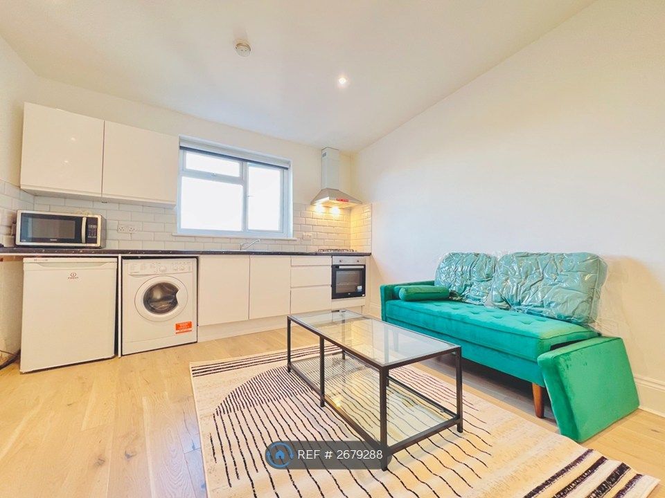 Property photo 2 of 9