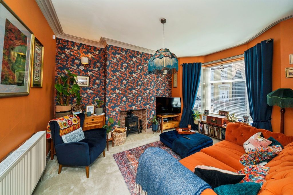 Property photo 2 of 19