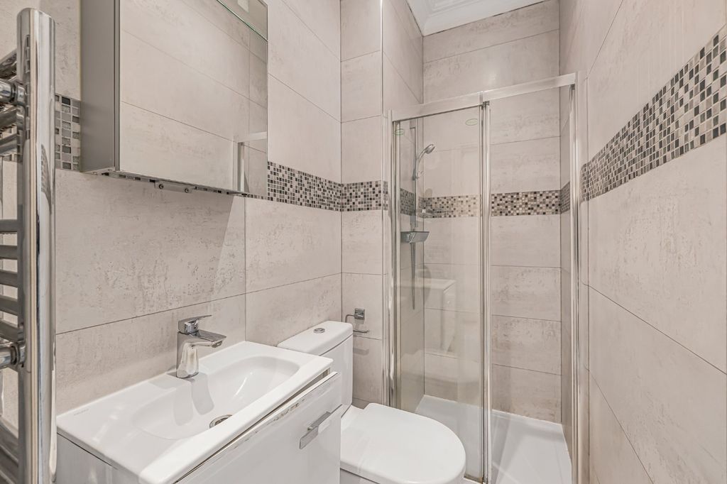 Property photo 3 of 13 Picture No. 24
