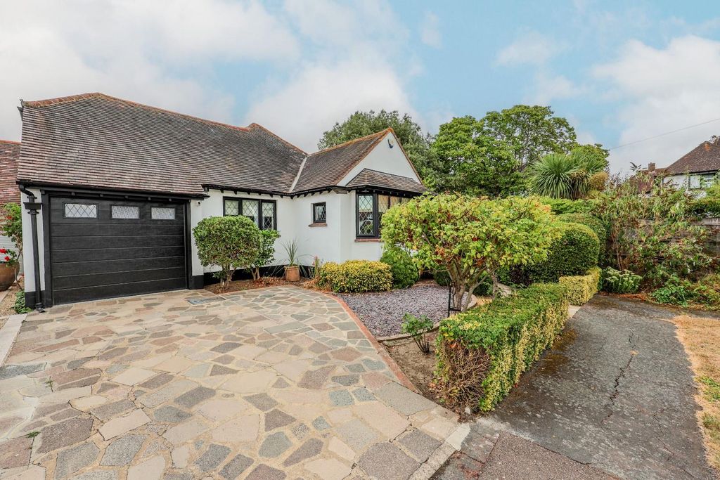 Property photo 1 of 28