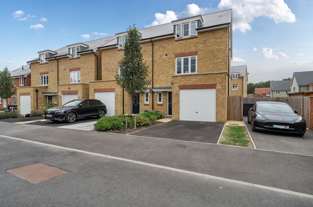 Property photo 1 of 16 1340422-1-68A3580...