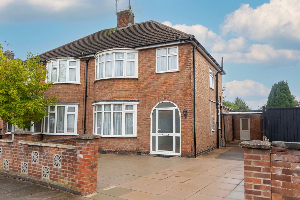 Property photo 1 of 34
