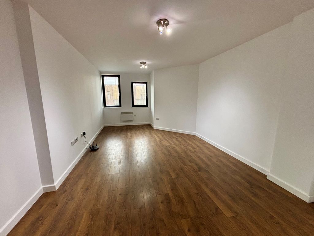 Property photo 3 of 6 Living Area