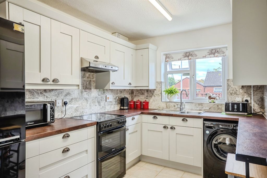 Property photo 2 of 17