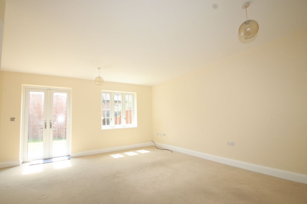 Property photo 2 of 18 Photo 1