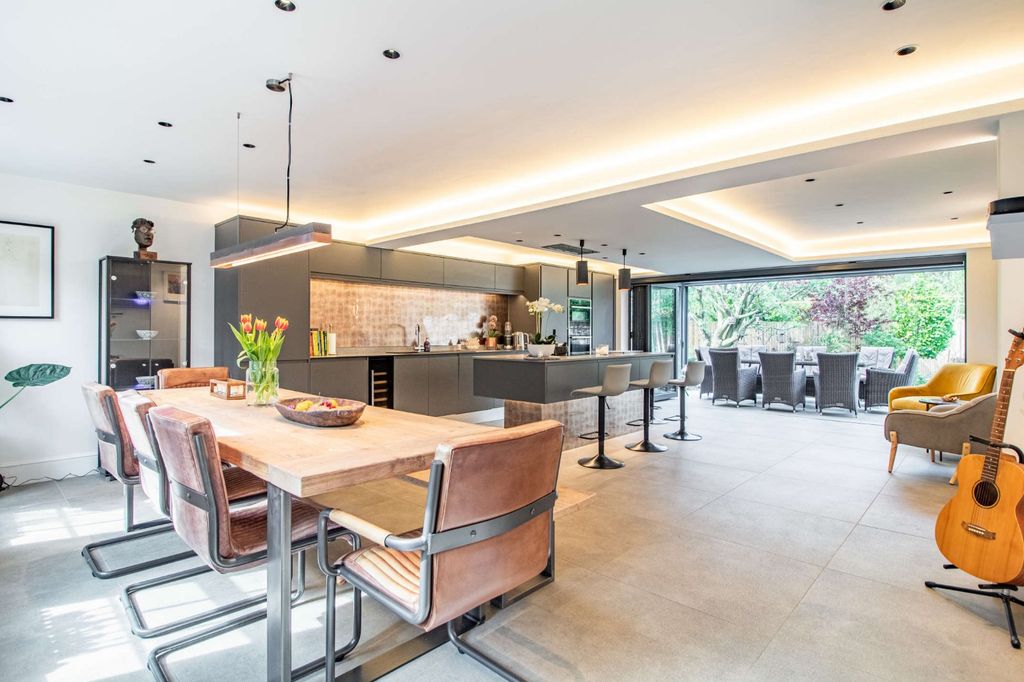 Property photo 3 of 18 Picture No. 11