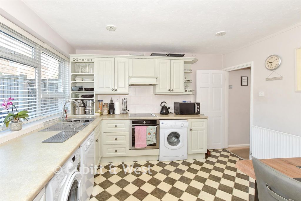 Property photo 1 of 12 Kitchen