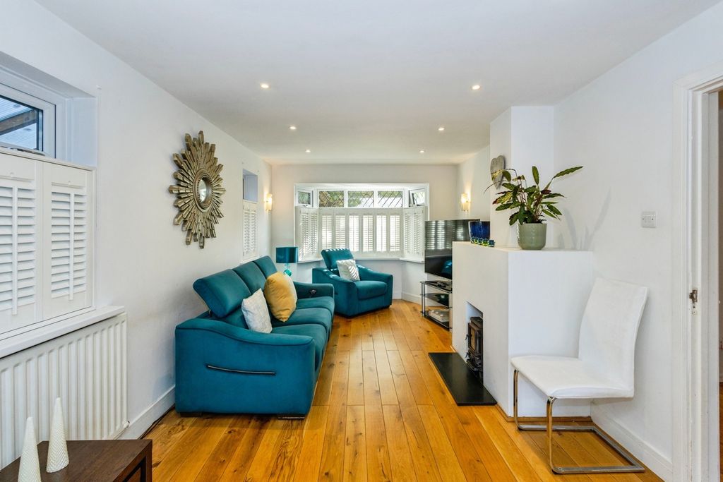 Property photo 3 of 16 Pbox-Img.Jpg