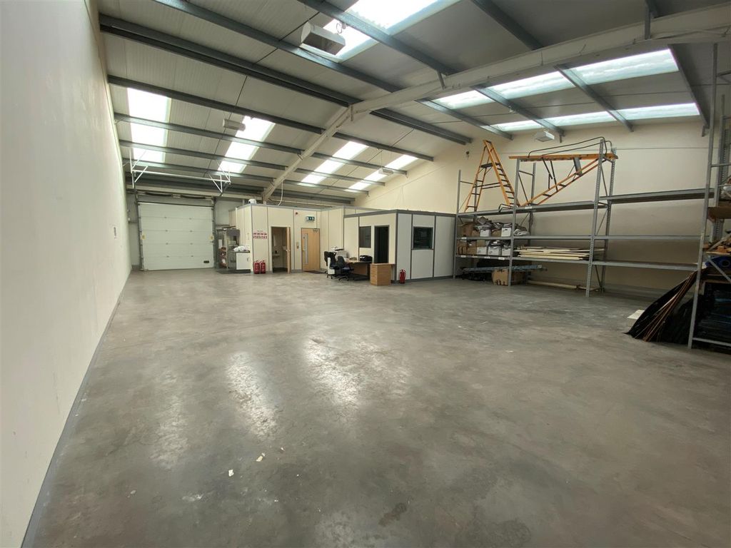 Property photo 2 of 9