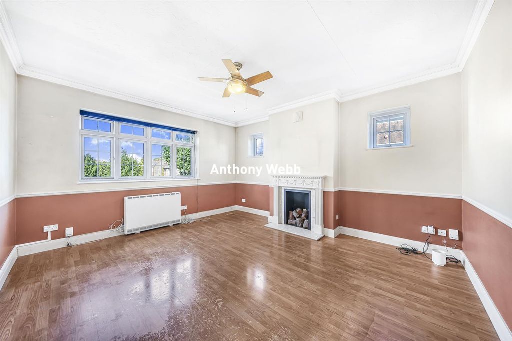 Property photo 1 of 16 Reception