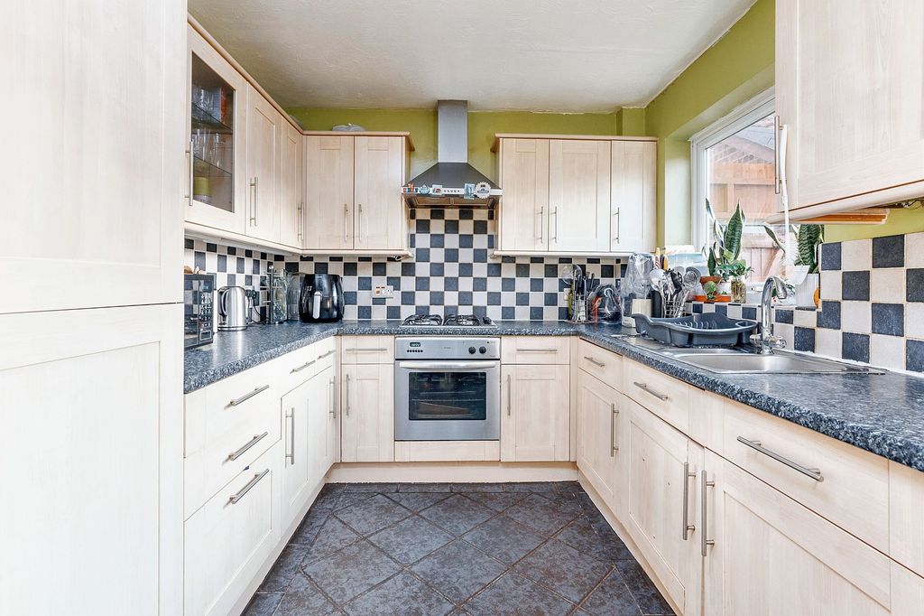 Property photo 2 of 14