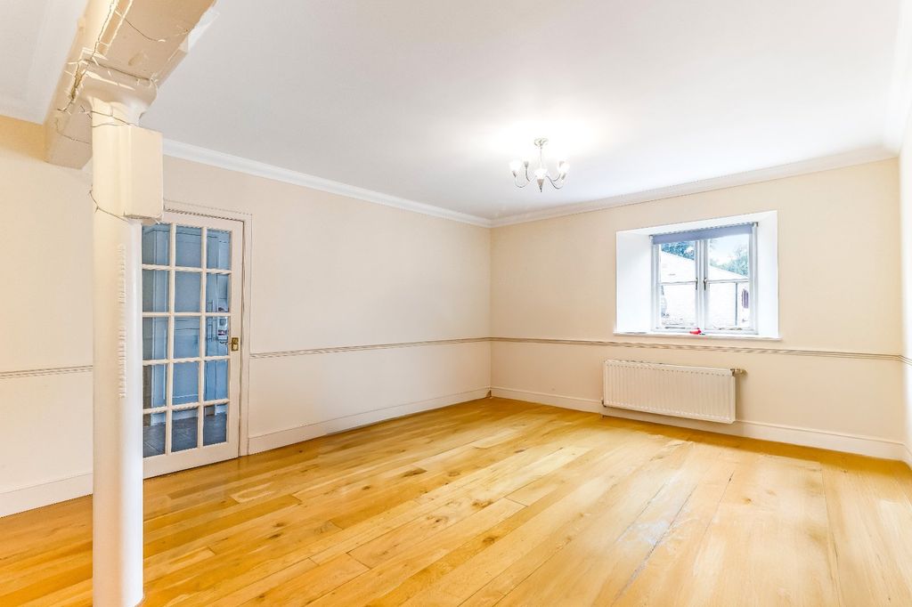 Property photo 2 of 11 Picture No. 70