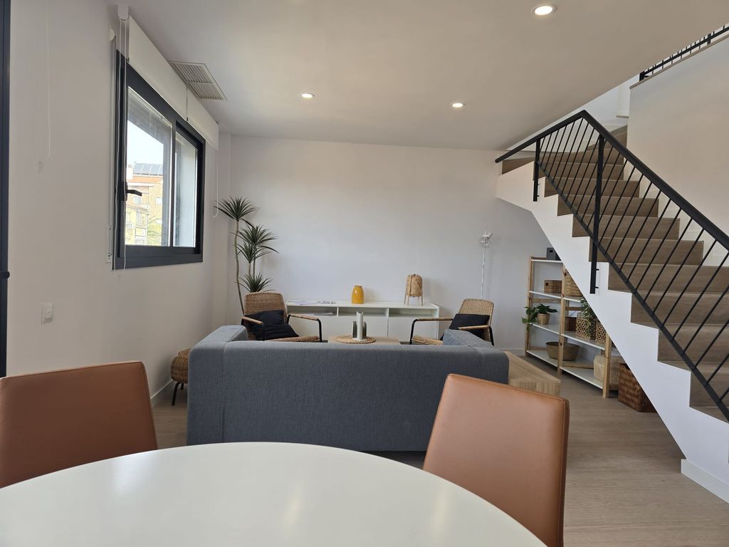 Property photo 2 of 52