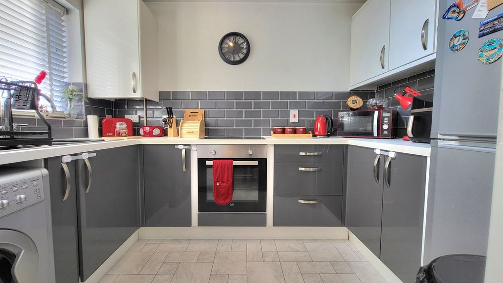 Property photo 2 of 11