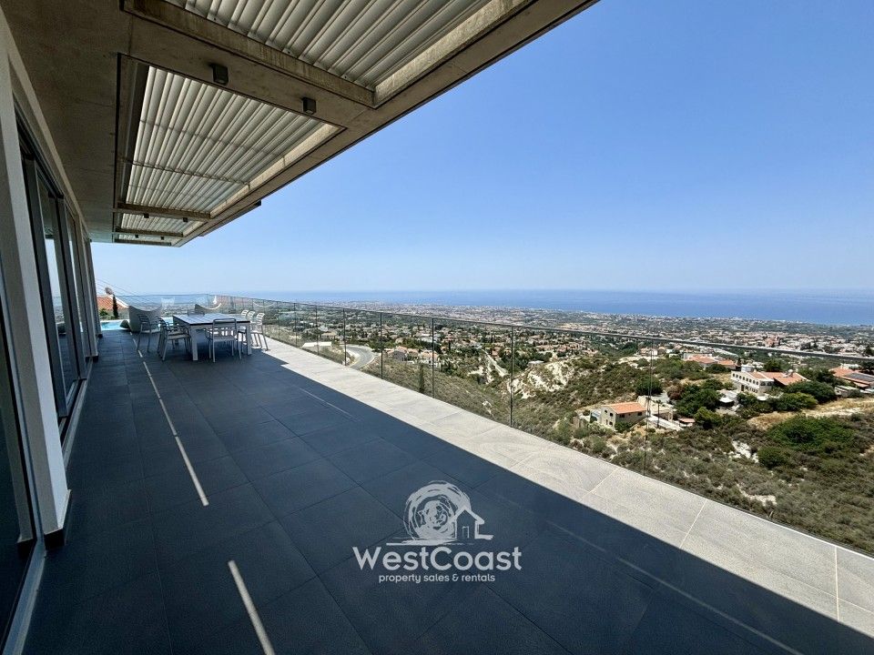 Property photo 3 of 45
