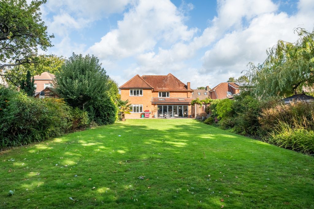 Property photo 1 of 17 Picture No. 24