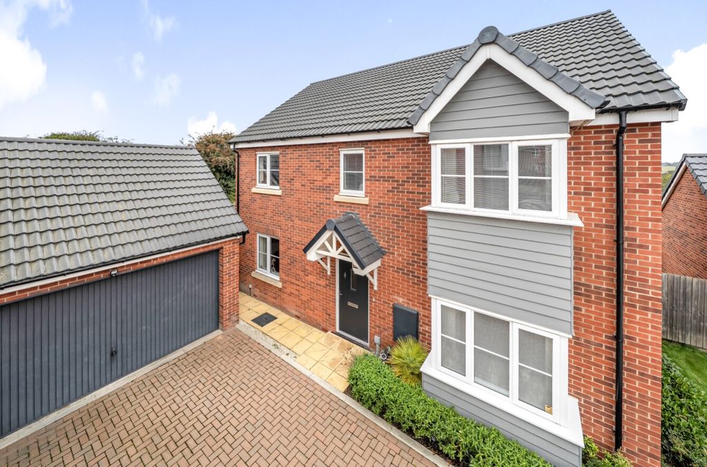 Property photo 1 of 22 -68Da34954F62E-l-1360651-3-68d6A29144235-Arw