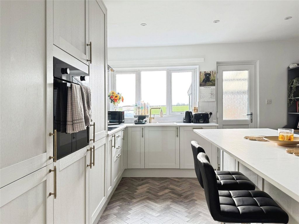 Property photo 3 of 14 Picture No. 07