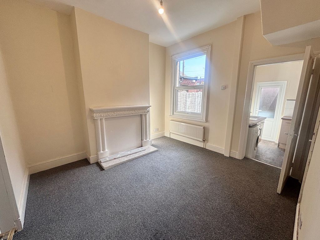 Property photo 3 of 9 Dining Room