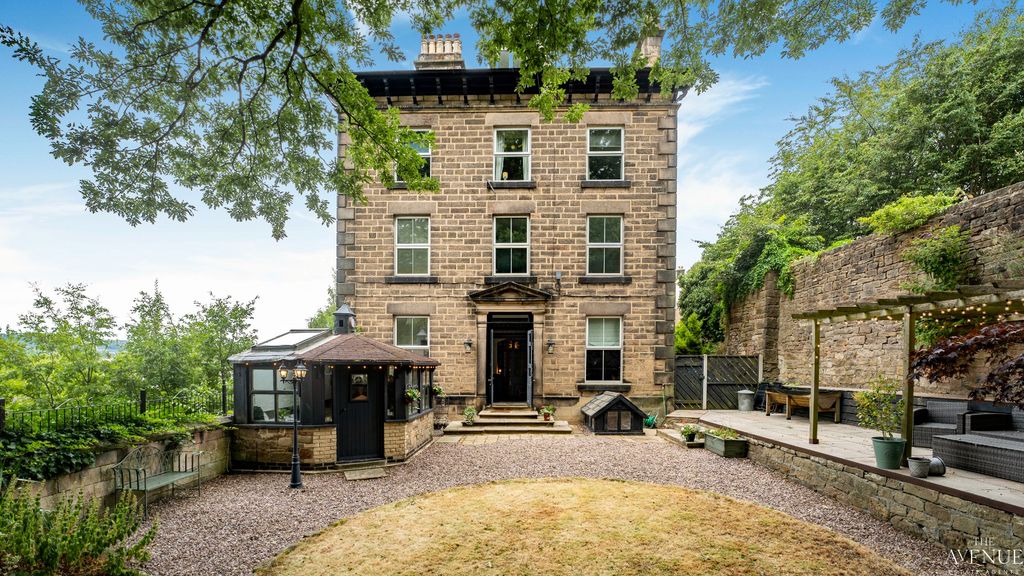 Property photo 1 of 36 4412401