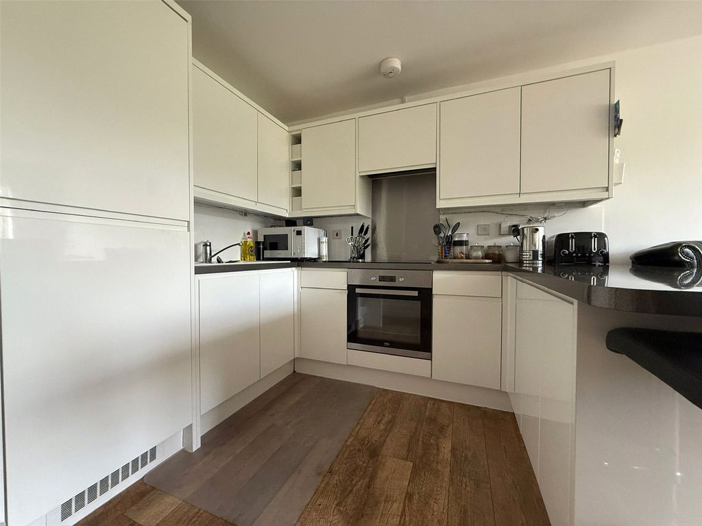 Property photo 2 of 9 Kitchen