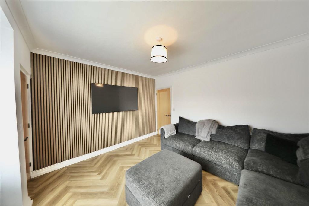Property photo 2 of 16 H9-Titkdluwablur2686Tg.Jpg