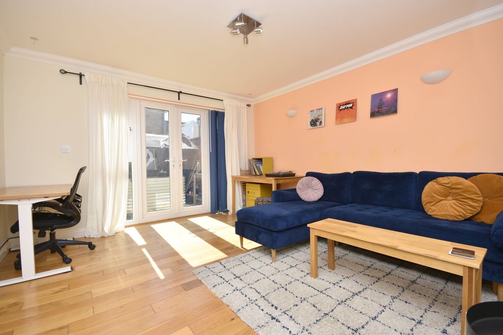 Property photo 2 of 18