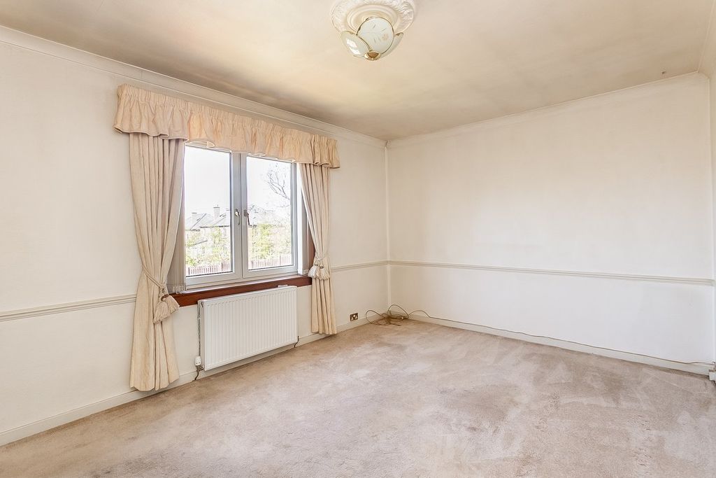 Property photo 3 of 26