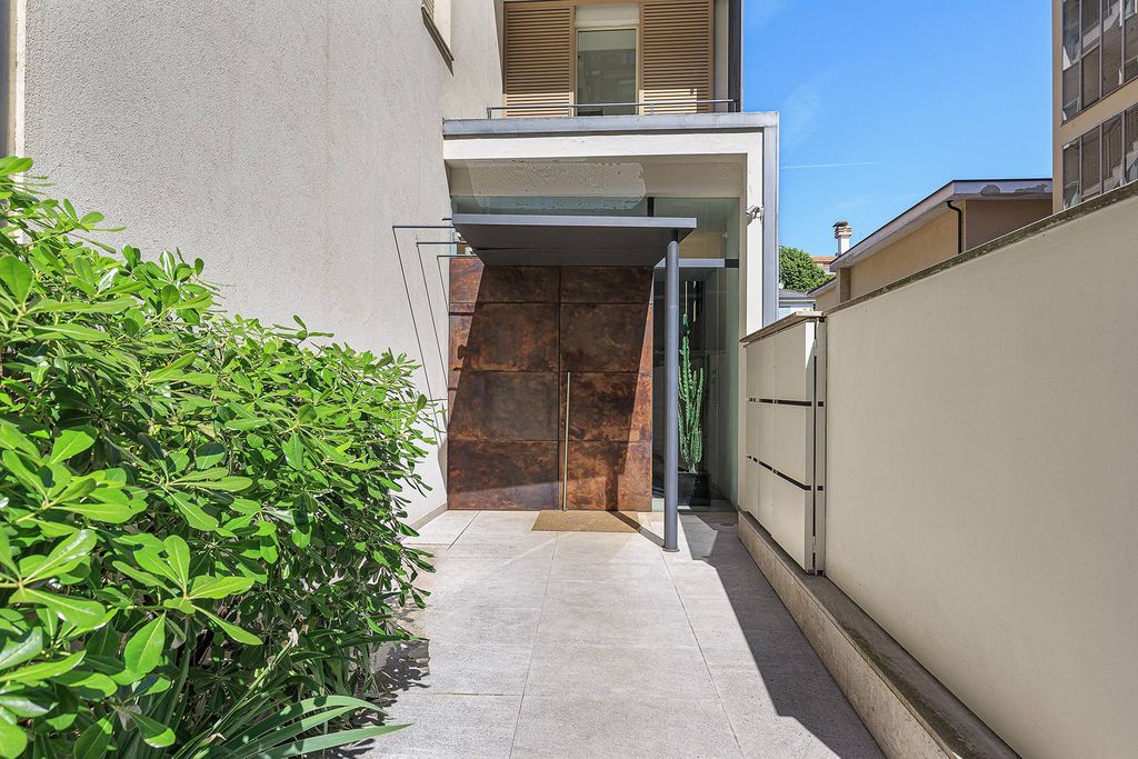 Property photo 1 of 25