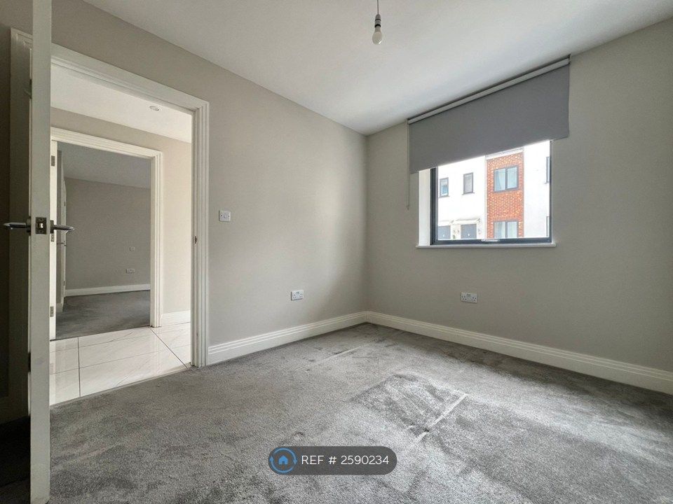 Property photo 3 of 31