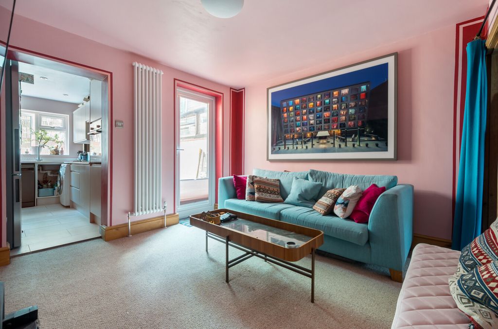 Property photo 3 of 19 1336397-4-689Dec0...