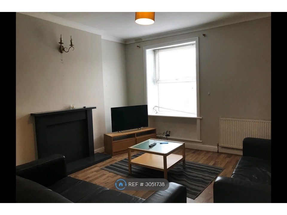 Property photo 1 of 8 Lounge