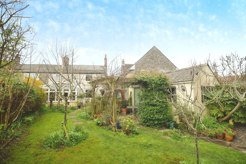 Property photo 3 of 24