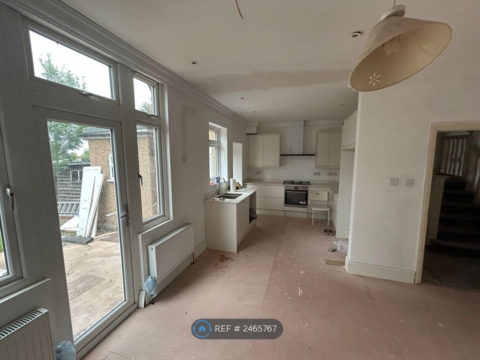 Property photo 2 of 17 Brand New Kitchen Dinning Area