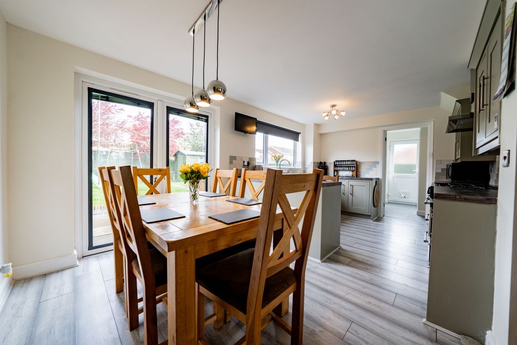 Property photo 2 of 32 Dsc02155