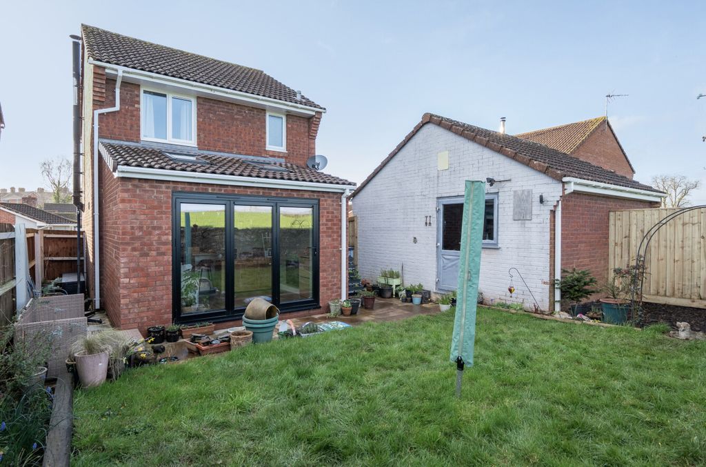 Property photo 2 of 21 2 - 1429031-1-69B45d6...