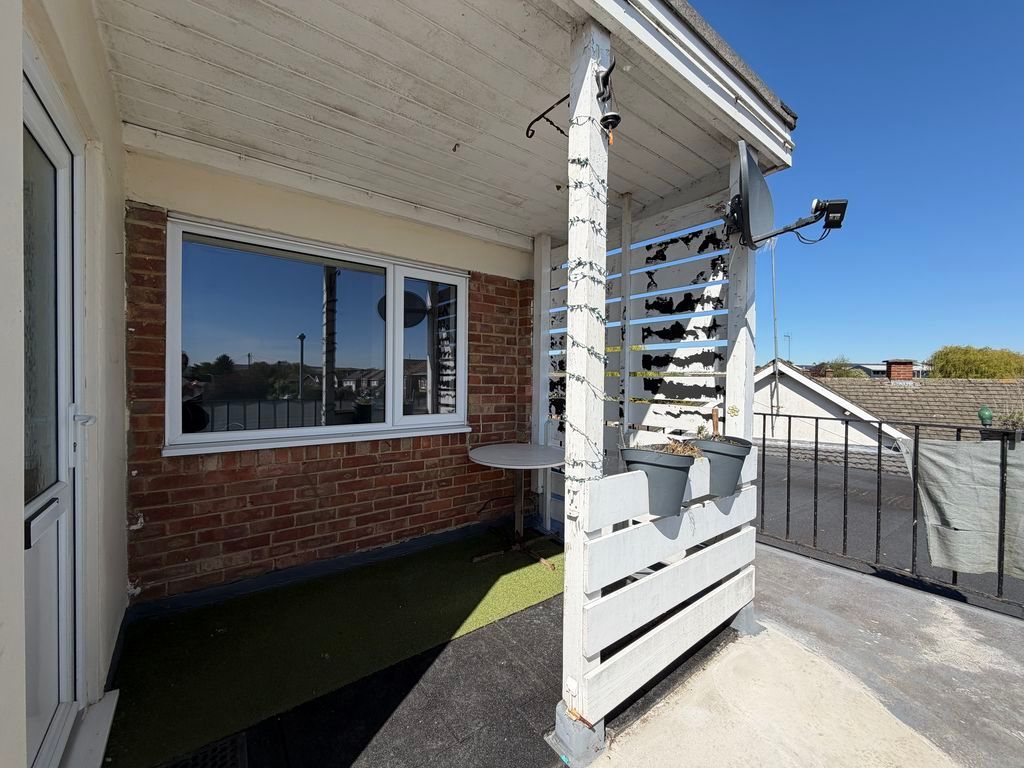 Property photo 2 of 7 Front