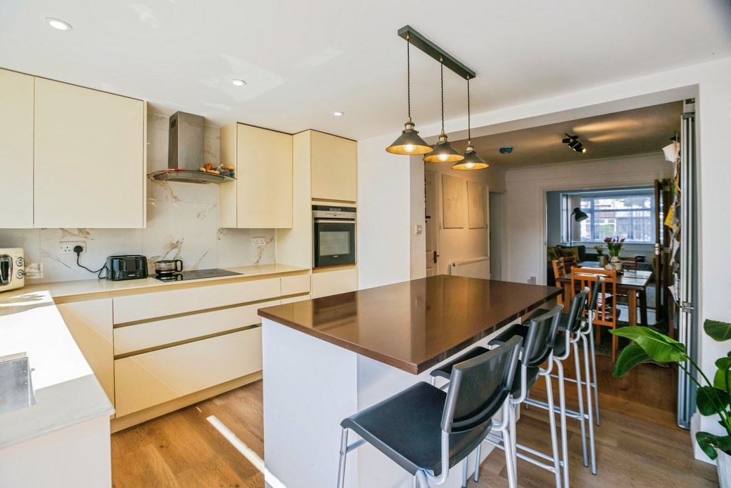 Property photo 1 of 17 Photo