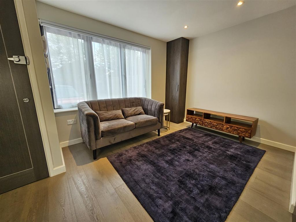 Property photo 1 of 6 Main Picture