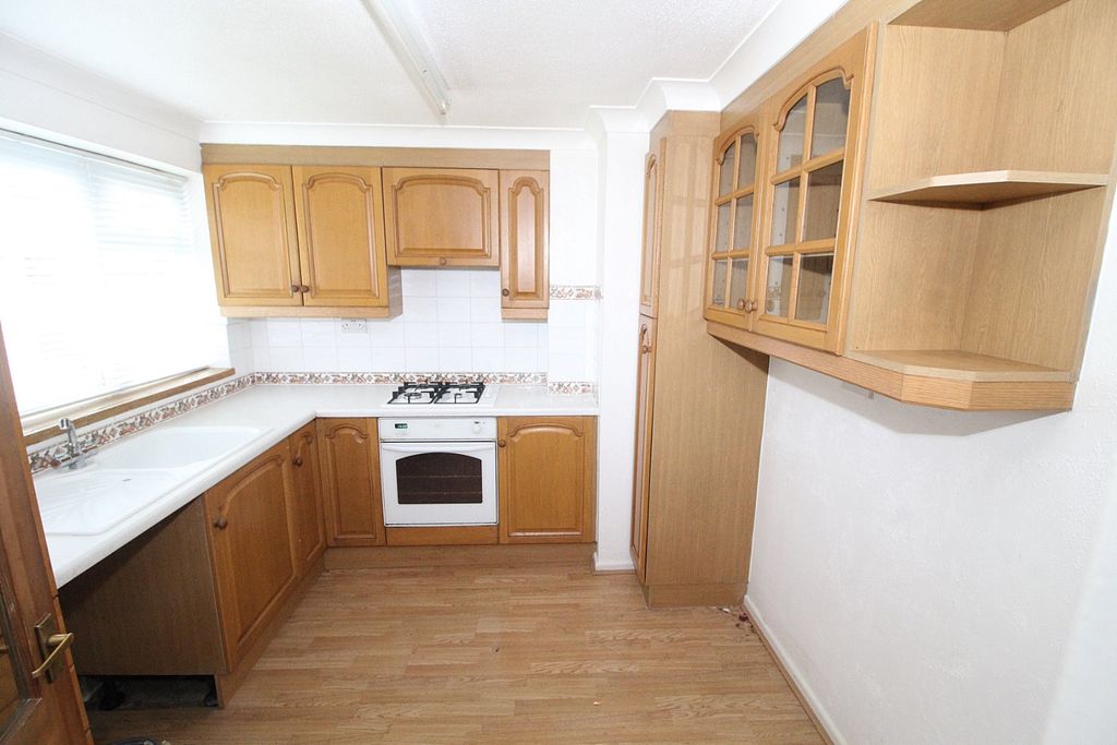 Property photo 2 of 8 5164563
