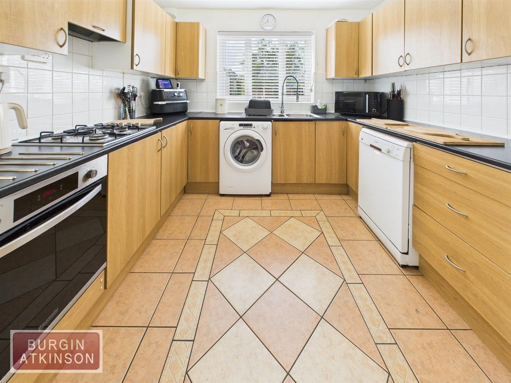 Property photo 3 of 29 Cam01619G0-Pr0157-Still007.Jpg