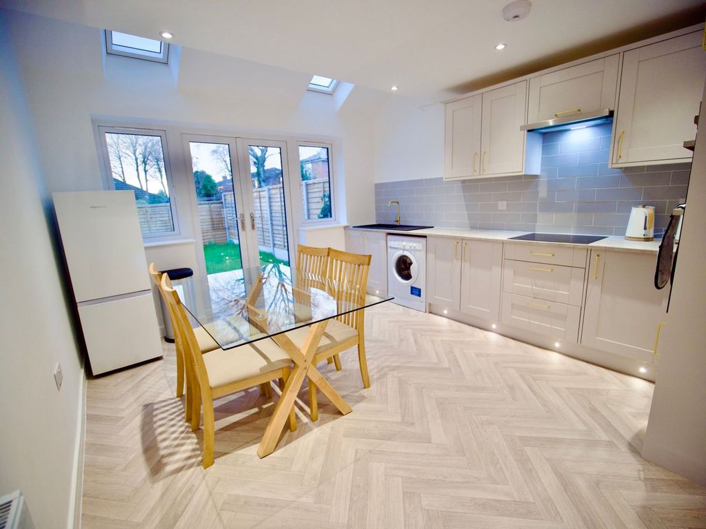 Property photo 2 of 24 Picture No. 53
