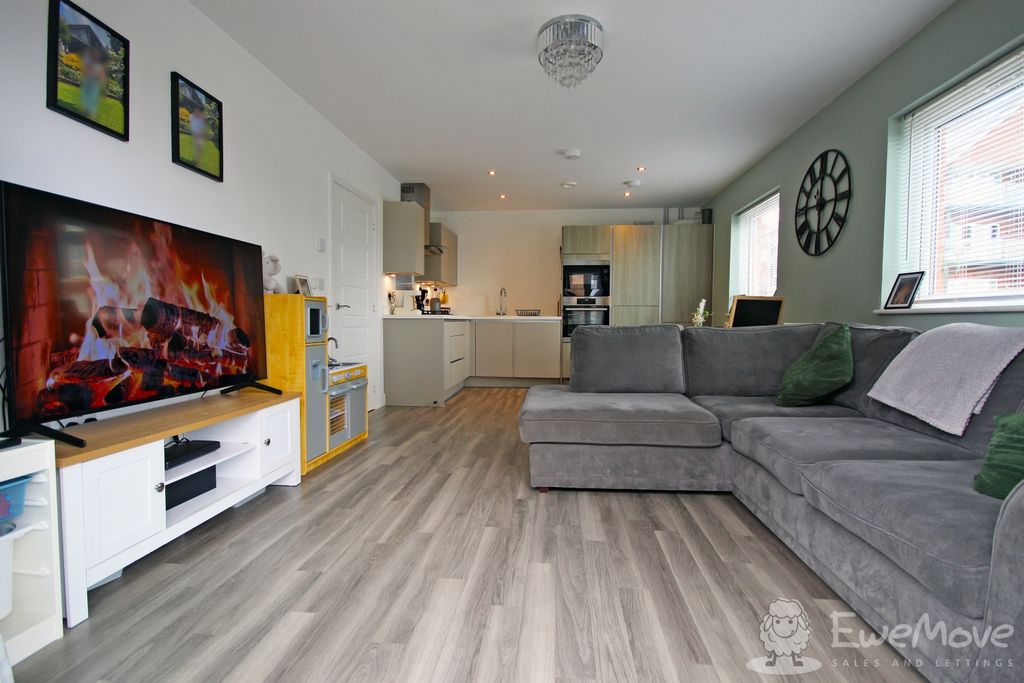 Property photo 2 of 10 Open Lounge