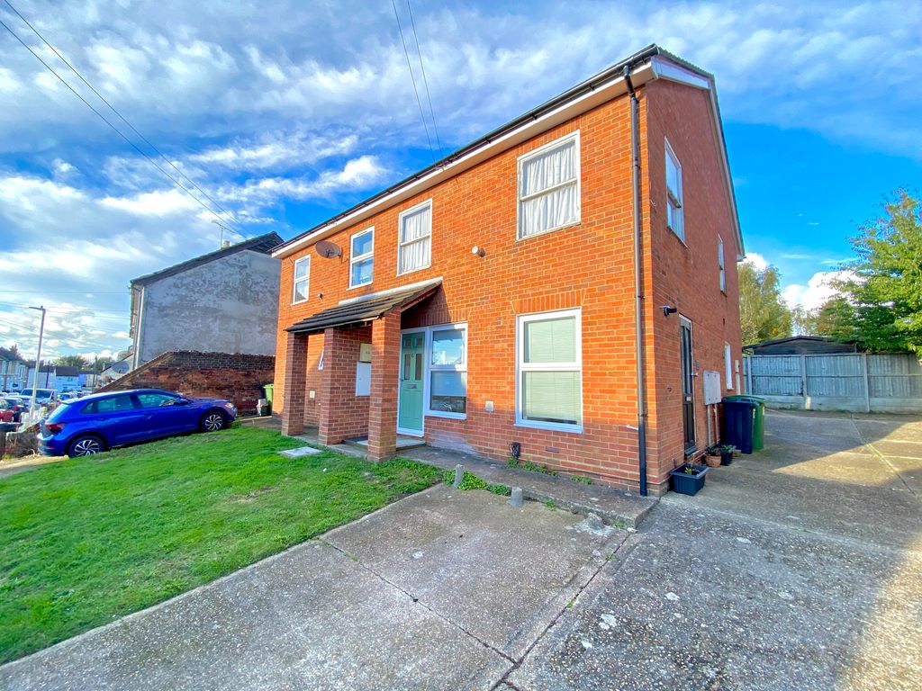 Property photo 1 of 7 Front