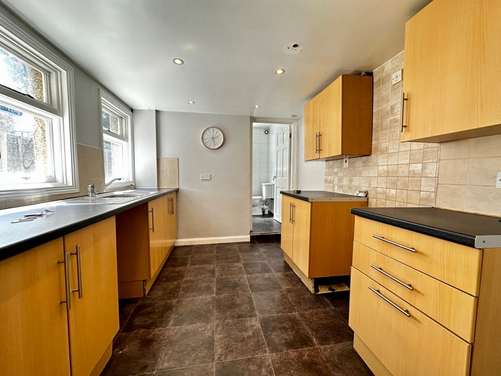 Property photo 3 of 10 Img_5440