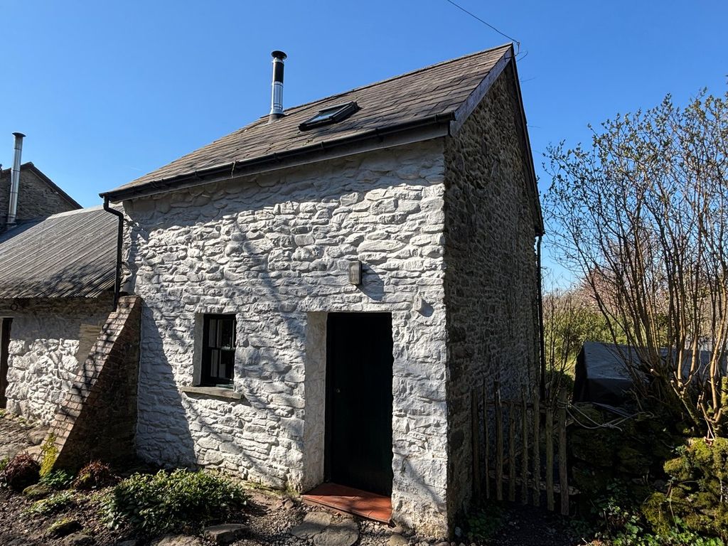 Property photo 3 of 41