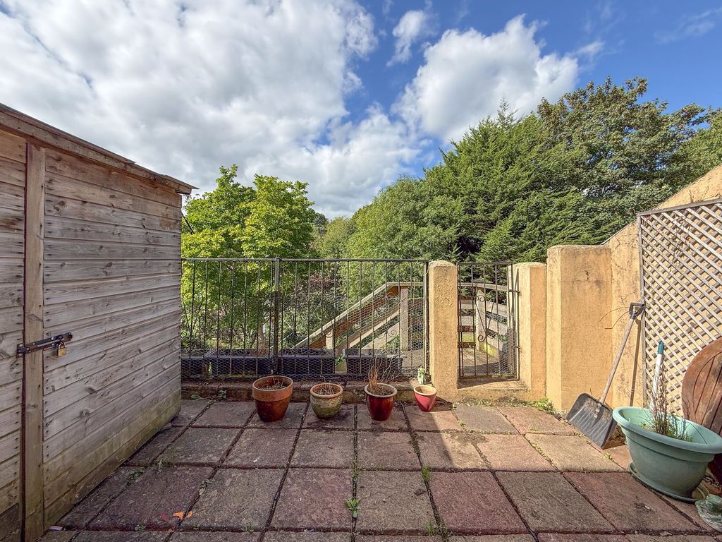 Property photo 2 of 29