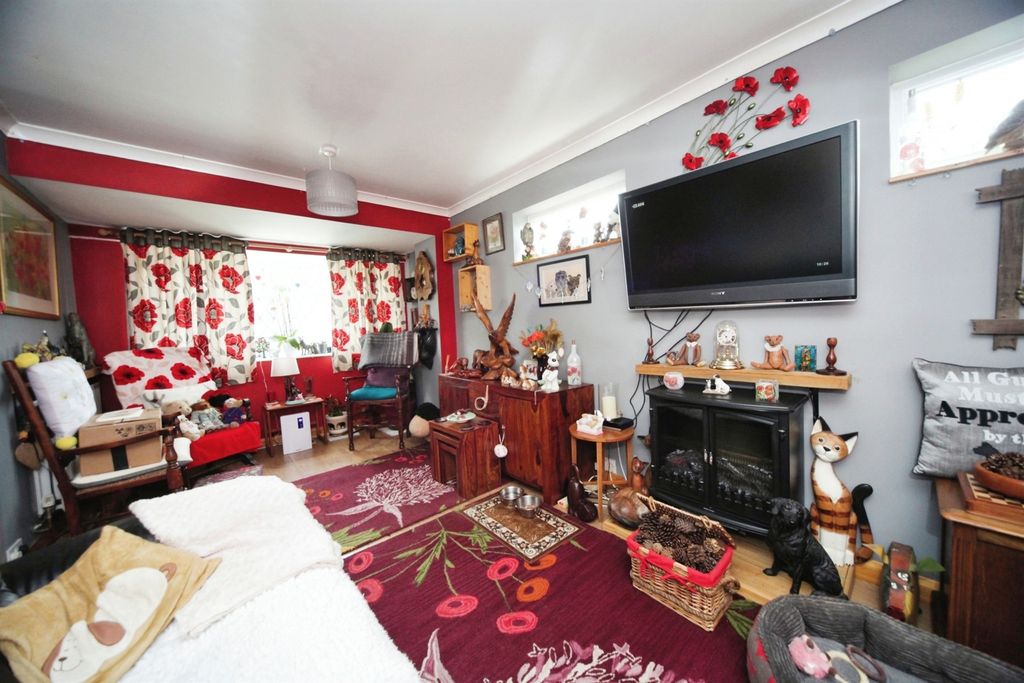 Property photo 3 of 15